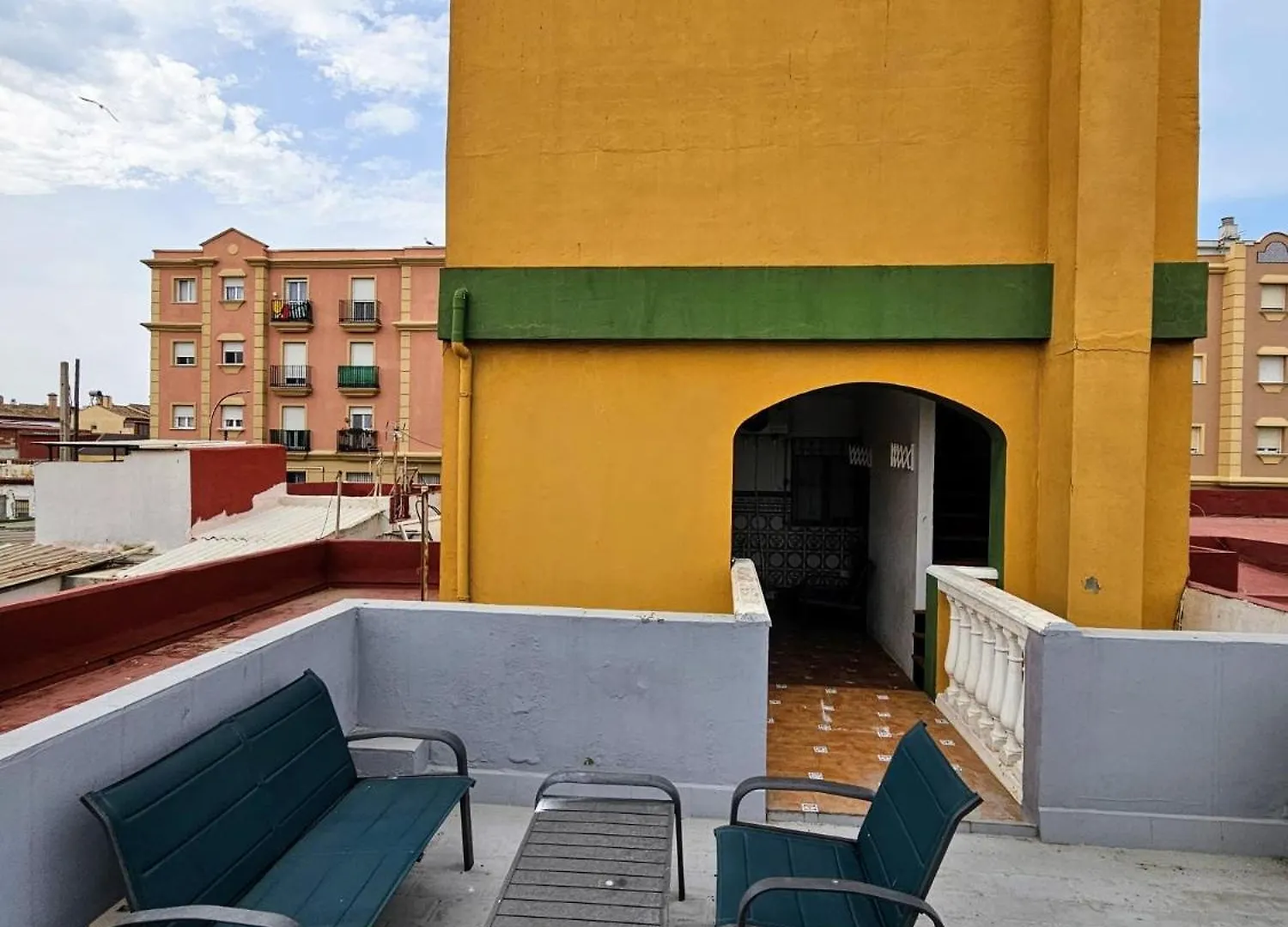 Very Large Family Room With Terrace La Linea de la Concepcion Homestay